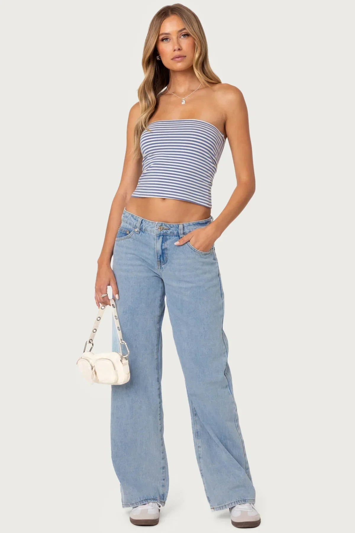 ✦ Aria Low-Rise Wide Leg Jeans